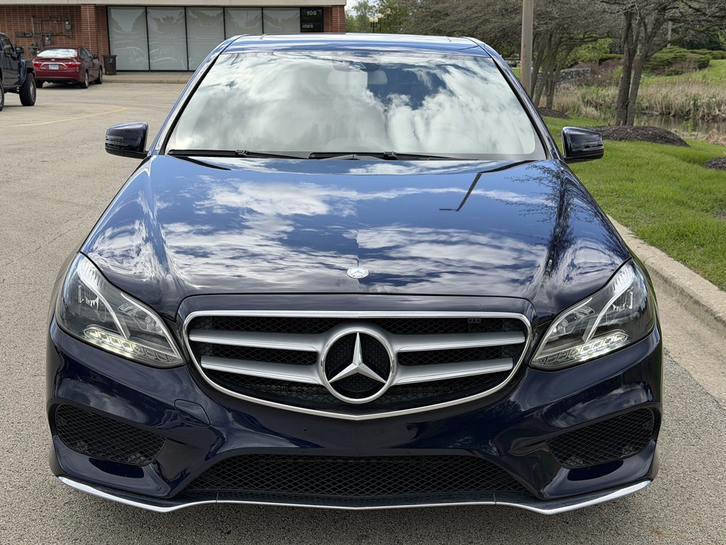 Photo 7 of this MERCEDES-BENZ E-CLASS