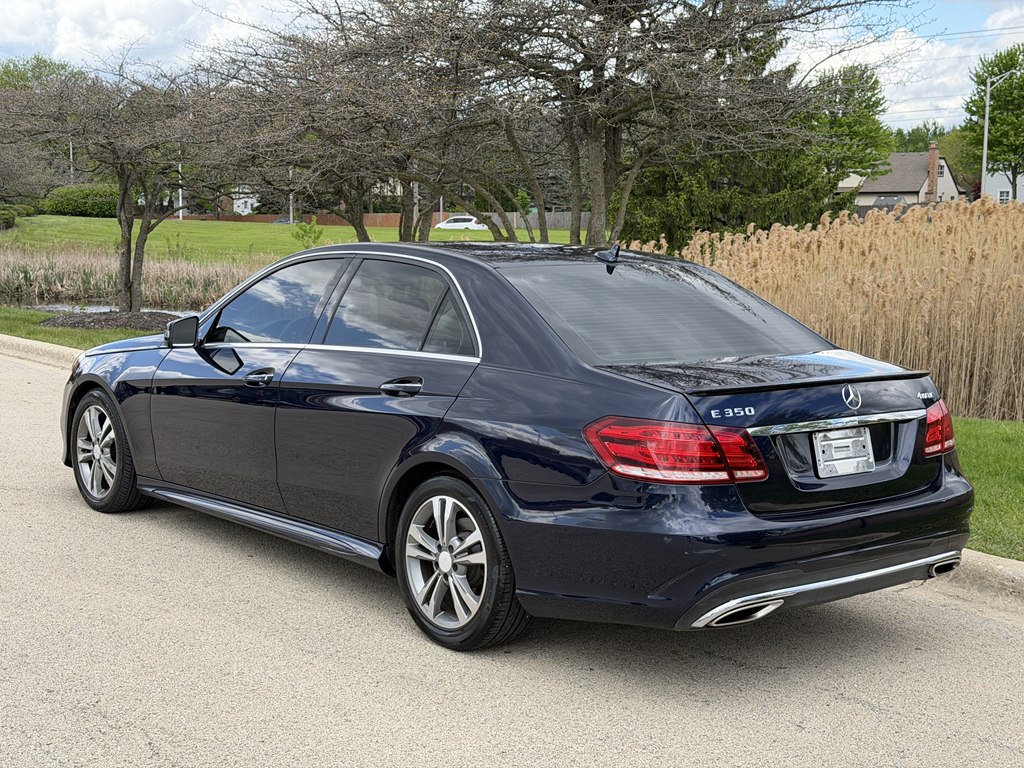 Photo 4 of this MERCEDES-BENZ E-CLASS