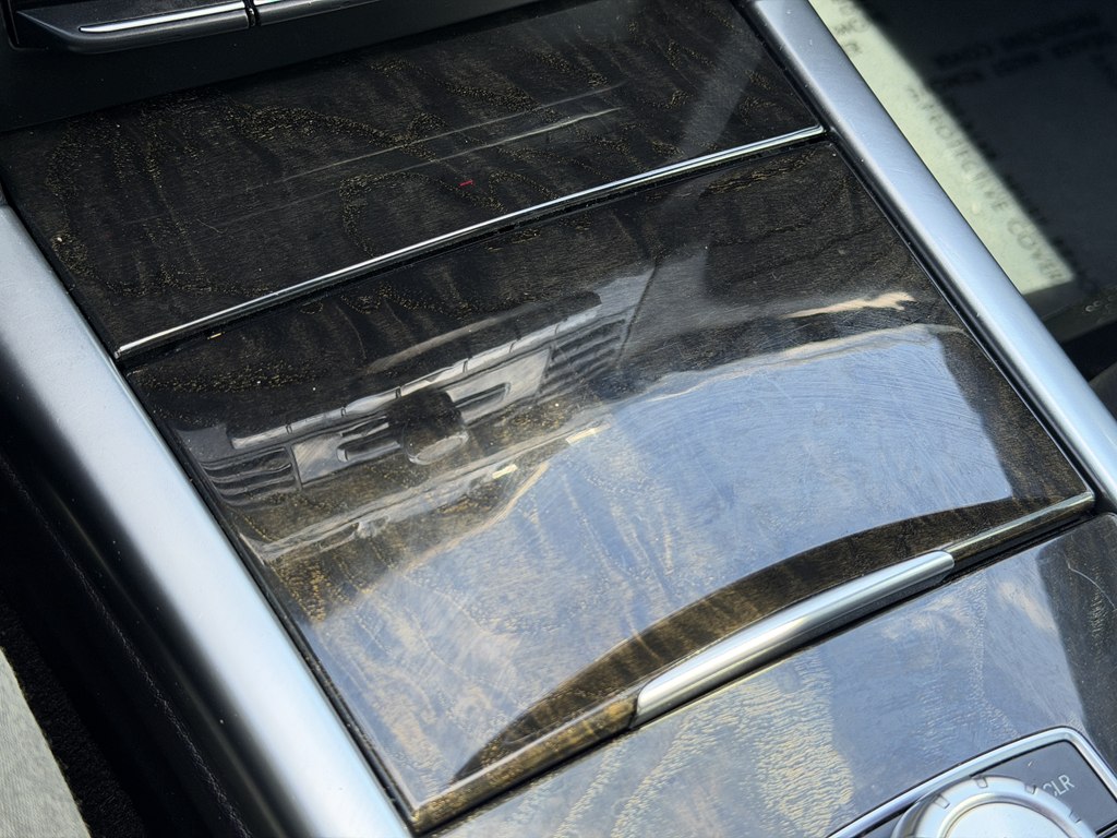 Photo 26 of this MERCEDES-BENZ E-CLASS