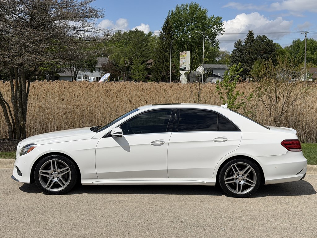 Photo 6 of this MERCEDES-BENZ E-CLASS