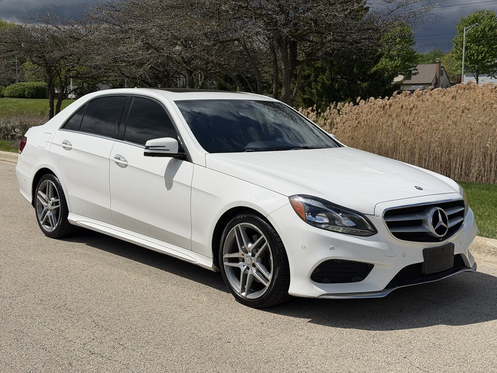 Photo 3 of this MERCEDES-BENZ E-CLASS