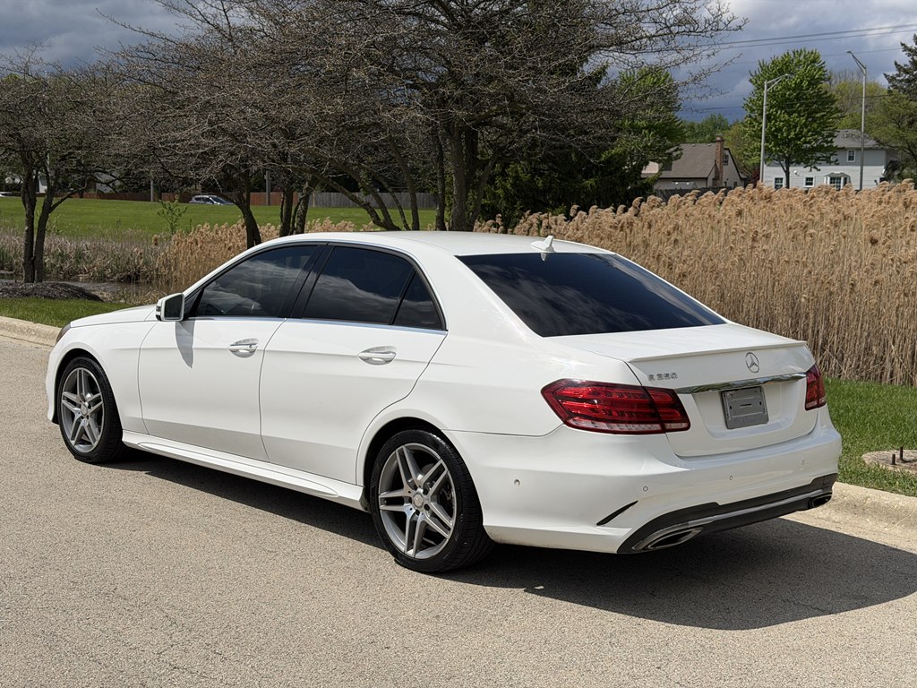 Photo 4 of this MERCEDES-BENZ E-CLASS