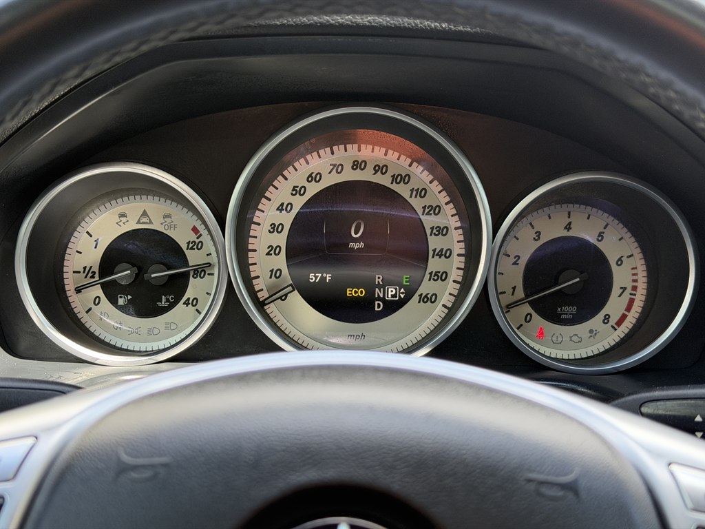Photo 22 of this MERCEDES-BENZ E-CLASS