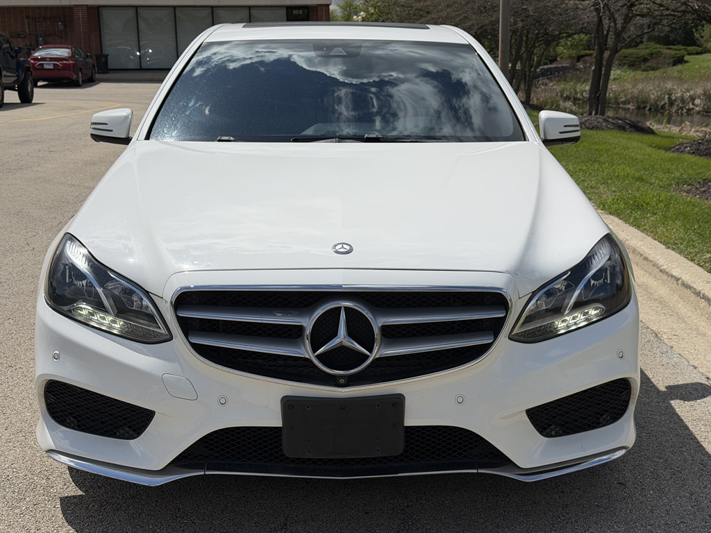 Photo 7 of this MERCEDES-BENZ E-CLASS