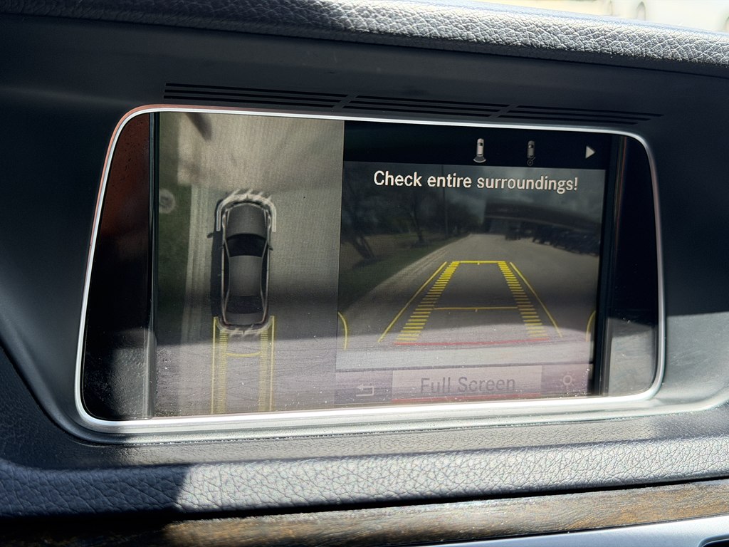 Photo 38 of this MERCEDES-BENZ E-CLASS