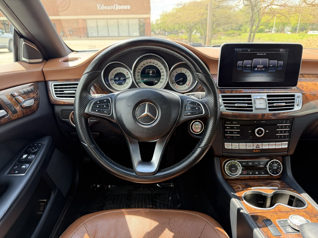 Photo 22 of this MERCEDES-BENZ CLS