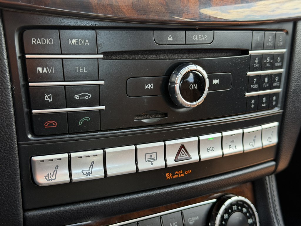 Photo 39 of this MERCEDES-BENZ CLS
