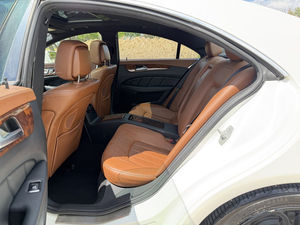 Photo 35 of this MERCEDES-BENZ CLS