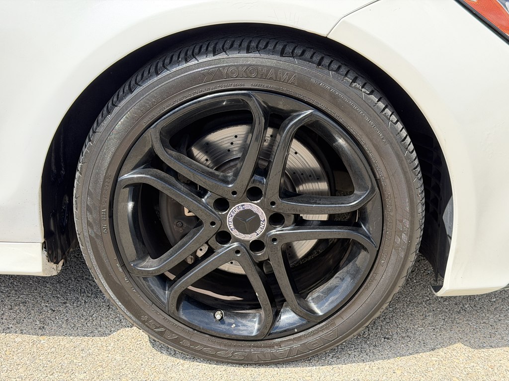 Photo 16 of this MERCEDES-BENZ CLS