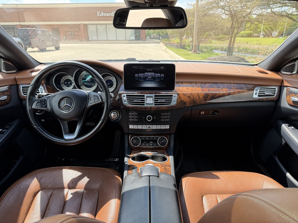 Photo 21 of this MERCEDES-BENZ CLS