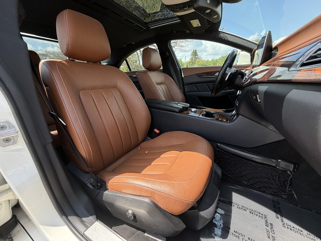 Photo 51 of this MERCEDES-BENZ CLS