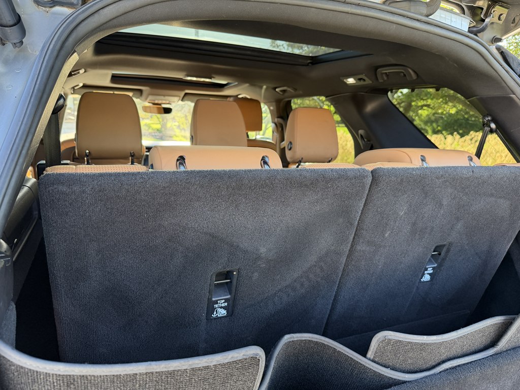 Photo 36 of this LAND ROVER DISCOVERY