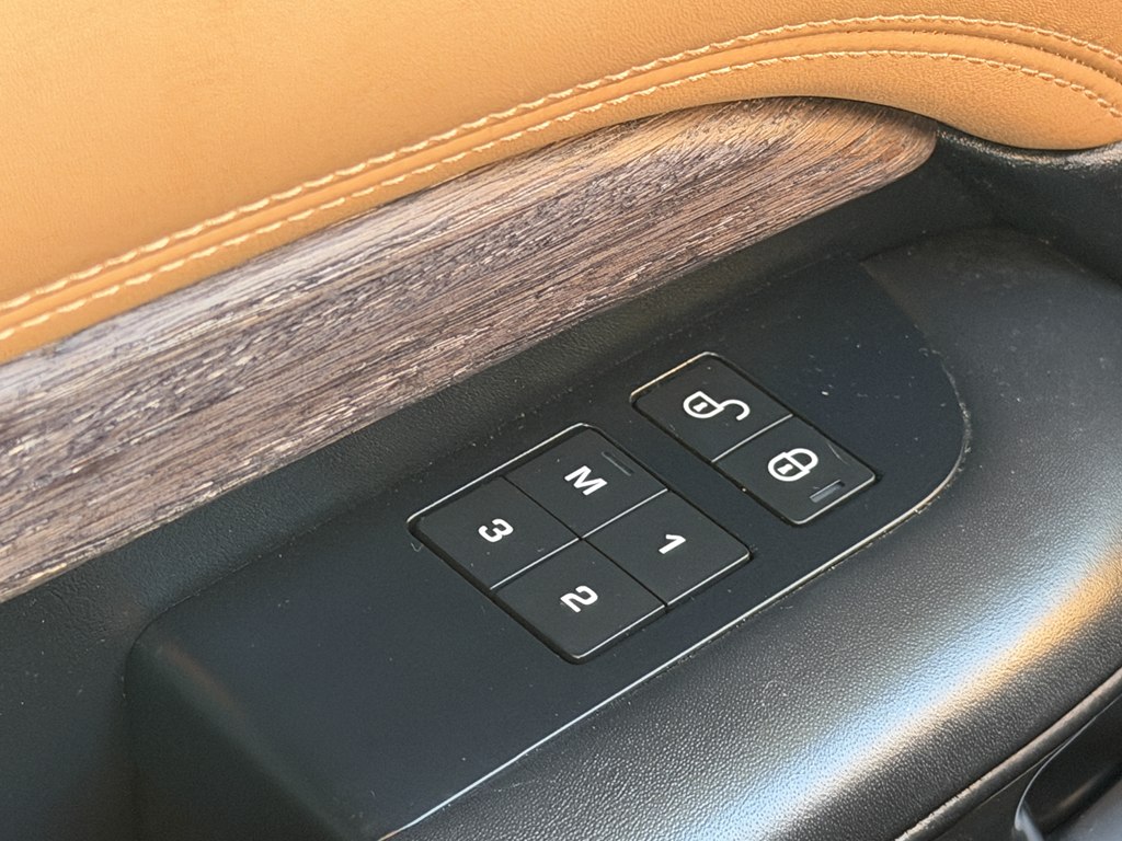 Photo 69 of this LAND ROVER DISCOVERY