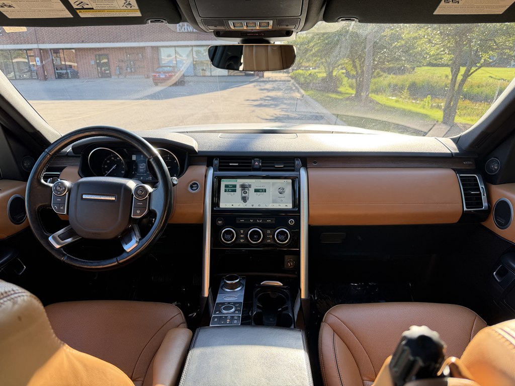 Photo 24 of this LAND ROVER DISCOVERY
