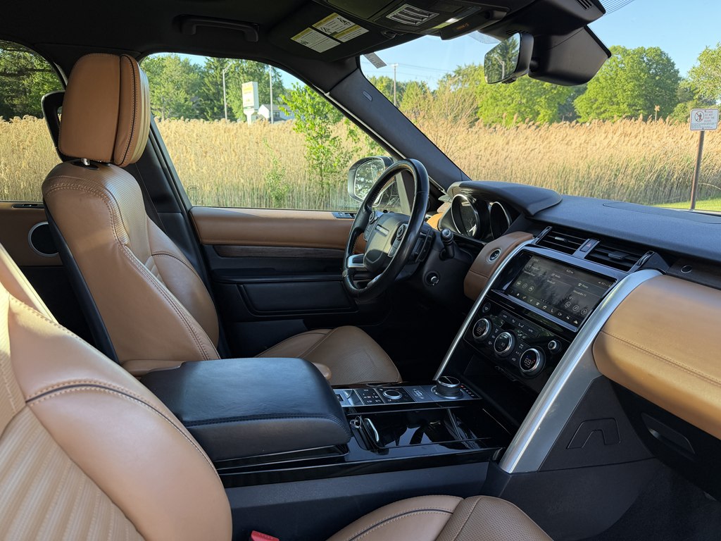 Photo 39 of this LAND ROVER DISCOVERY