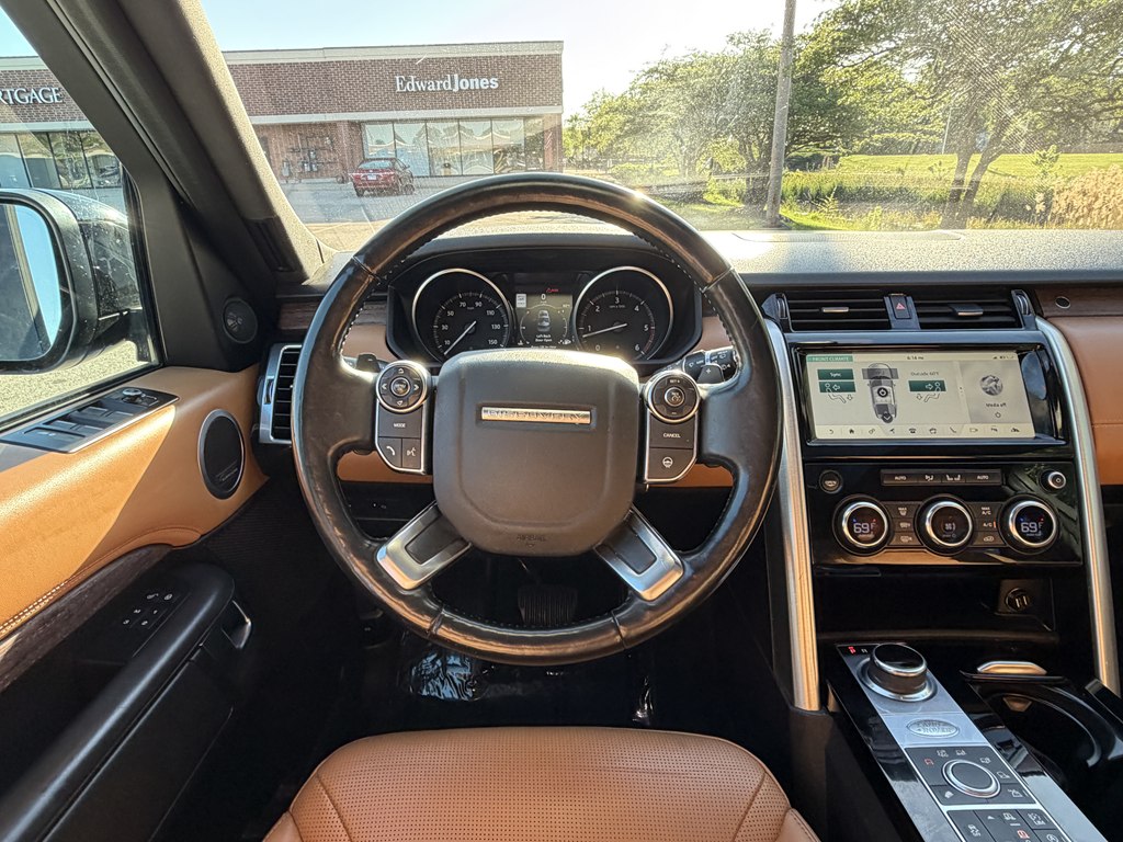 Photo 26 of this LAND ROVER DISCOVERY