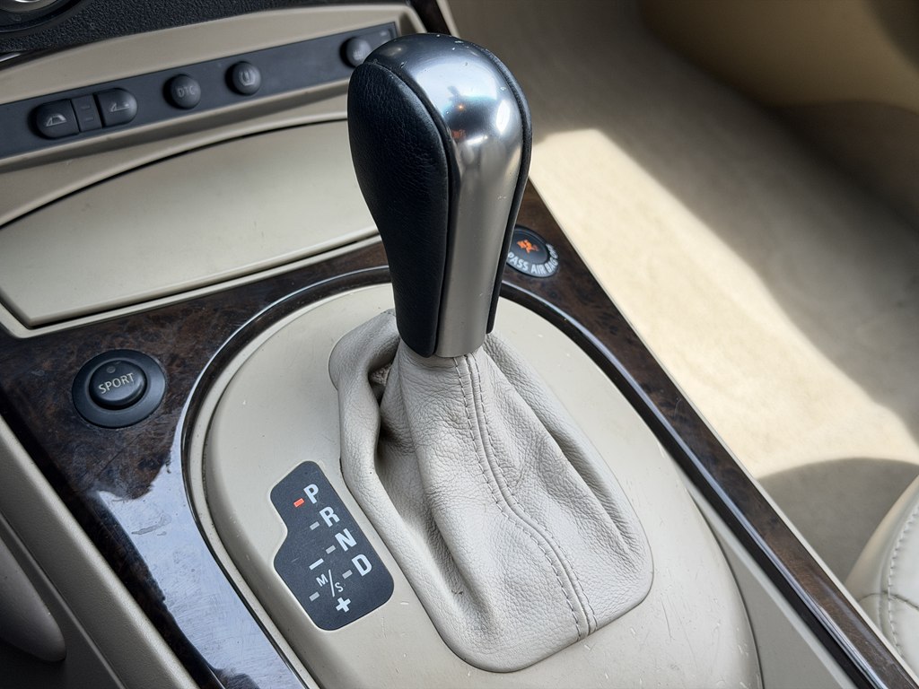 Photo 32 of this BMW Z4
