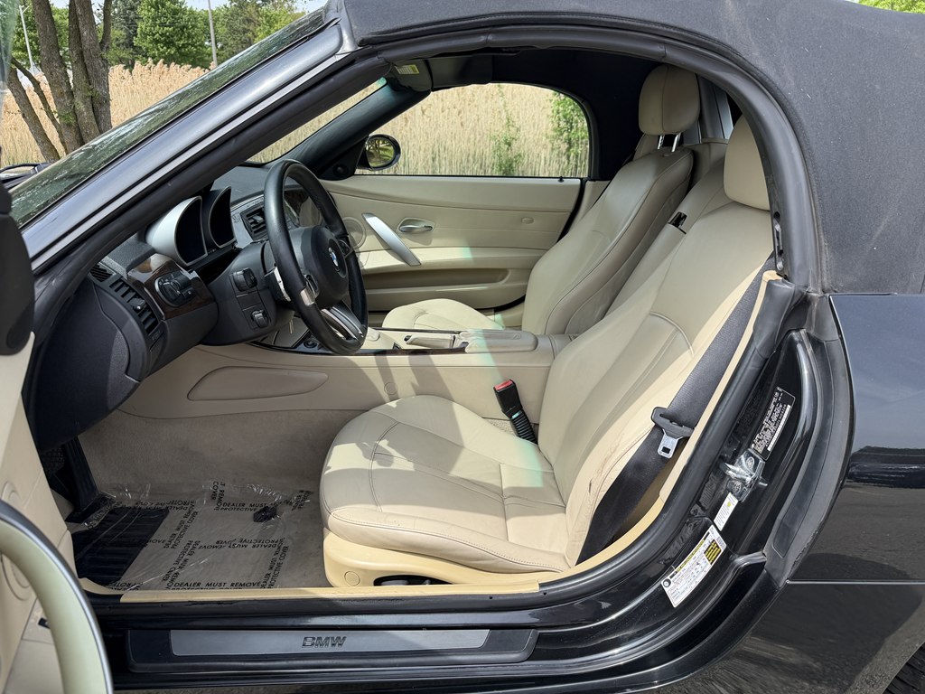 Photo 29 of this BMW Z4