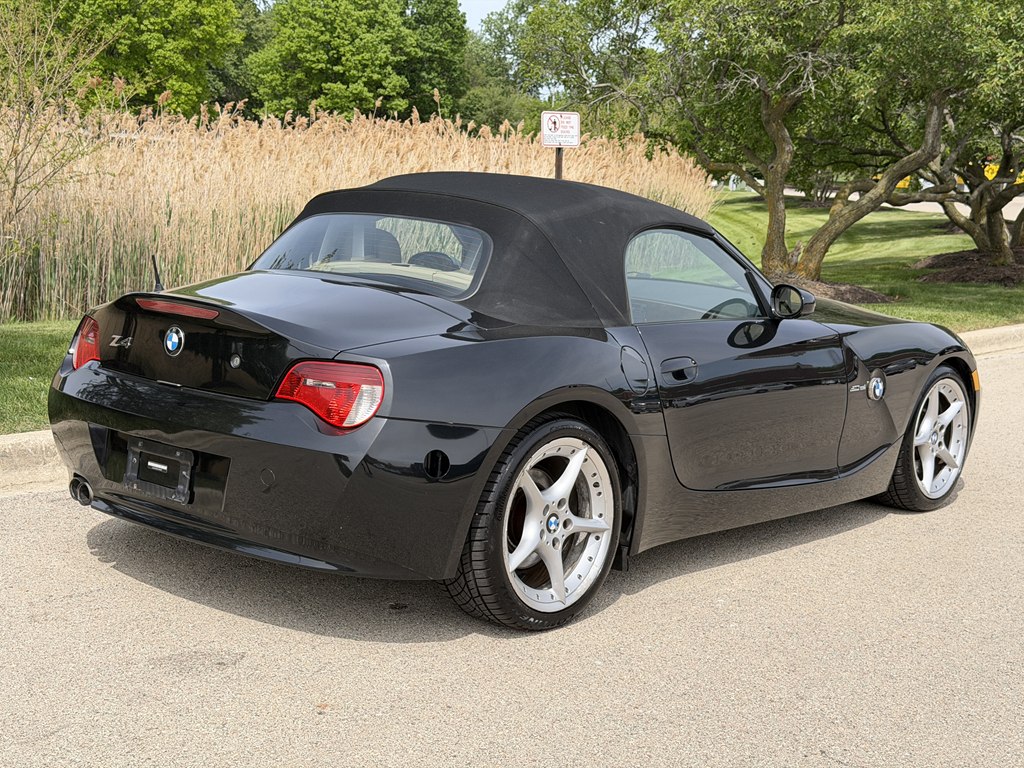 Photo 2 of this BMW Z4
