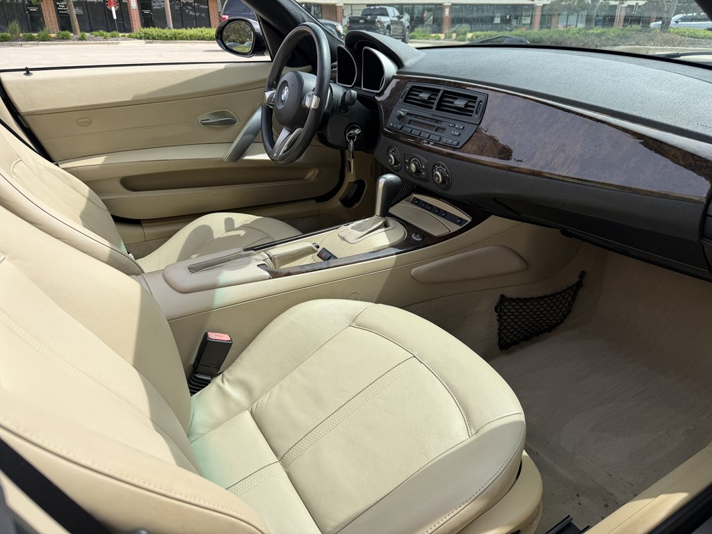 Photo 37 of this BMW Z4
