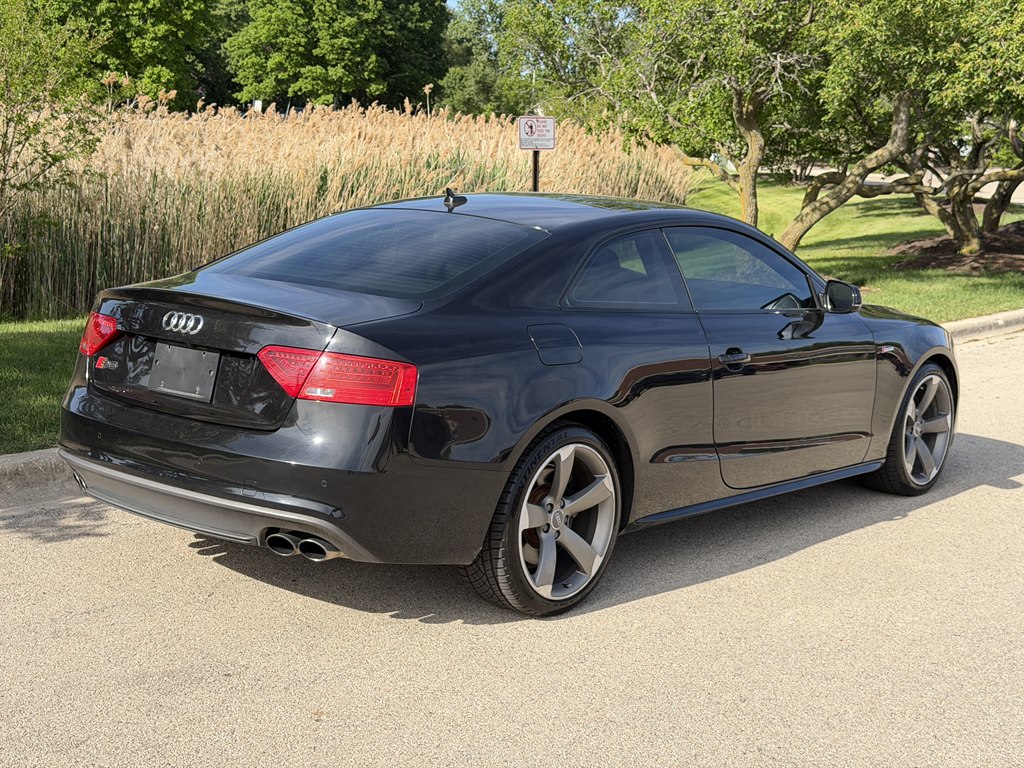 Photo 2 of this AUDI S5