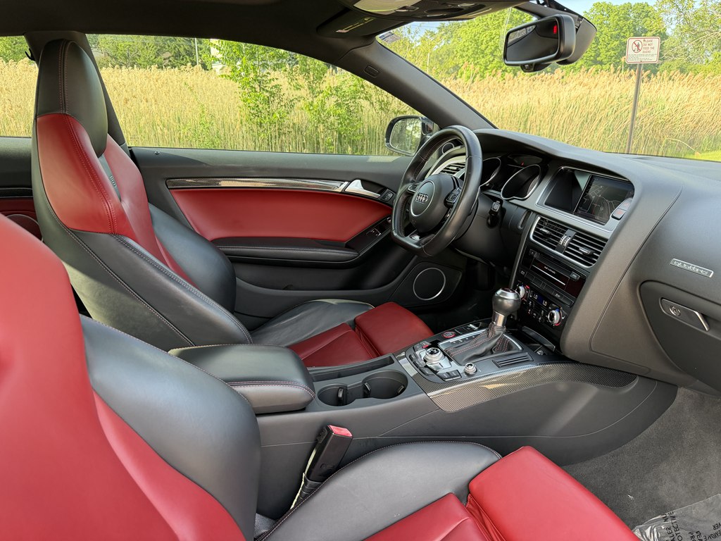 Photo 39 of this AUDI S5