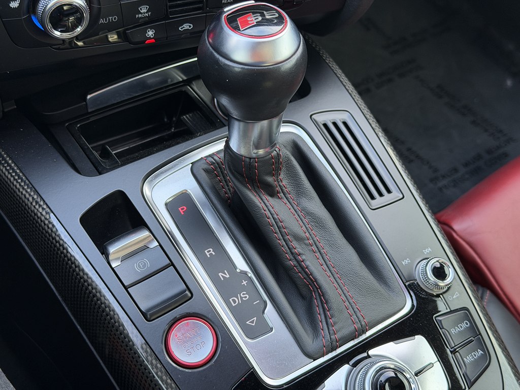 Photo 24 of this AUDI S5
