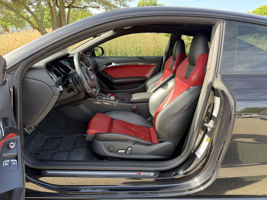Photo 23 of this AUDI S5