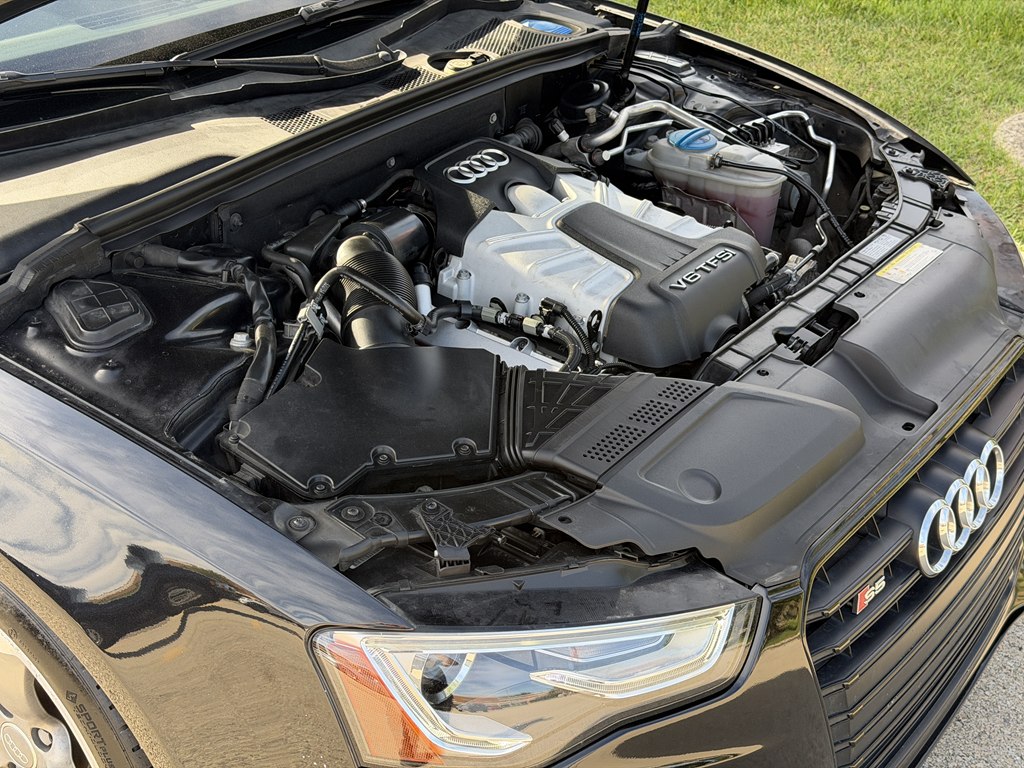 Photo 19 of this AUDI S5