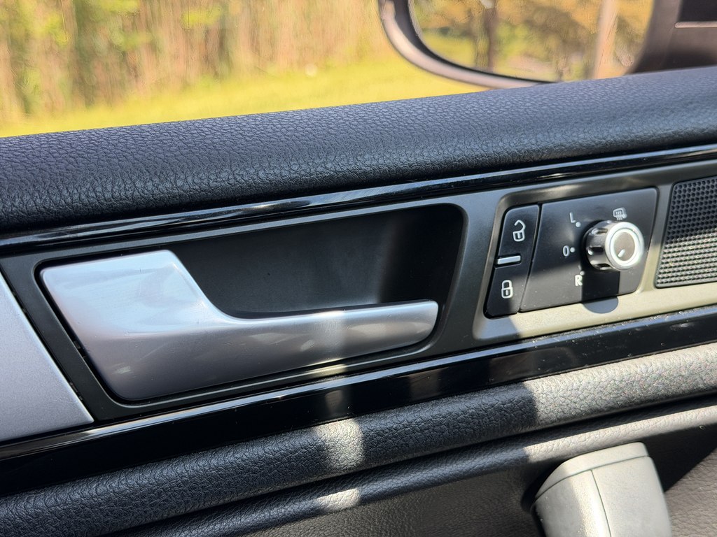 Photo 51 of this VOLKSWAGEN TOUAREG
