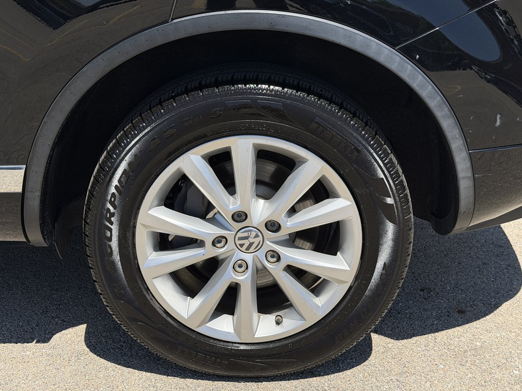 Photo 16 of this VOLKSWAGEN TOUAREG