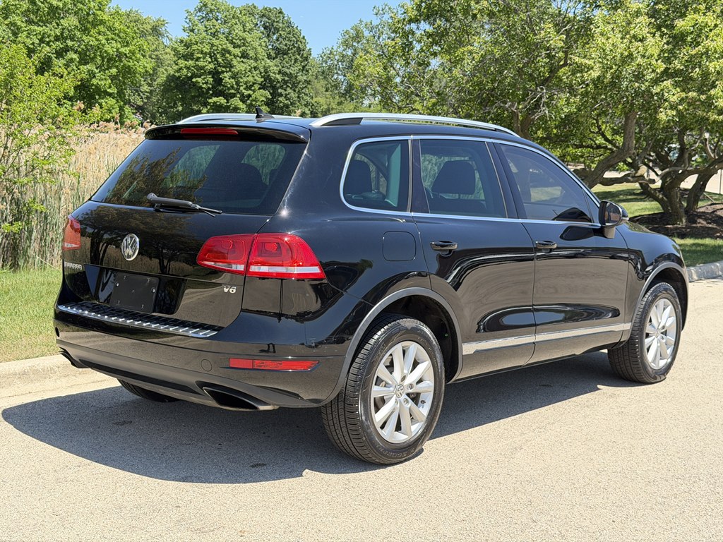 Photo 2 of this VOLKSWAGEN TOUAREG