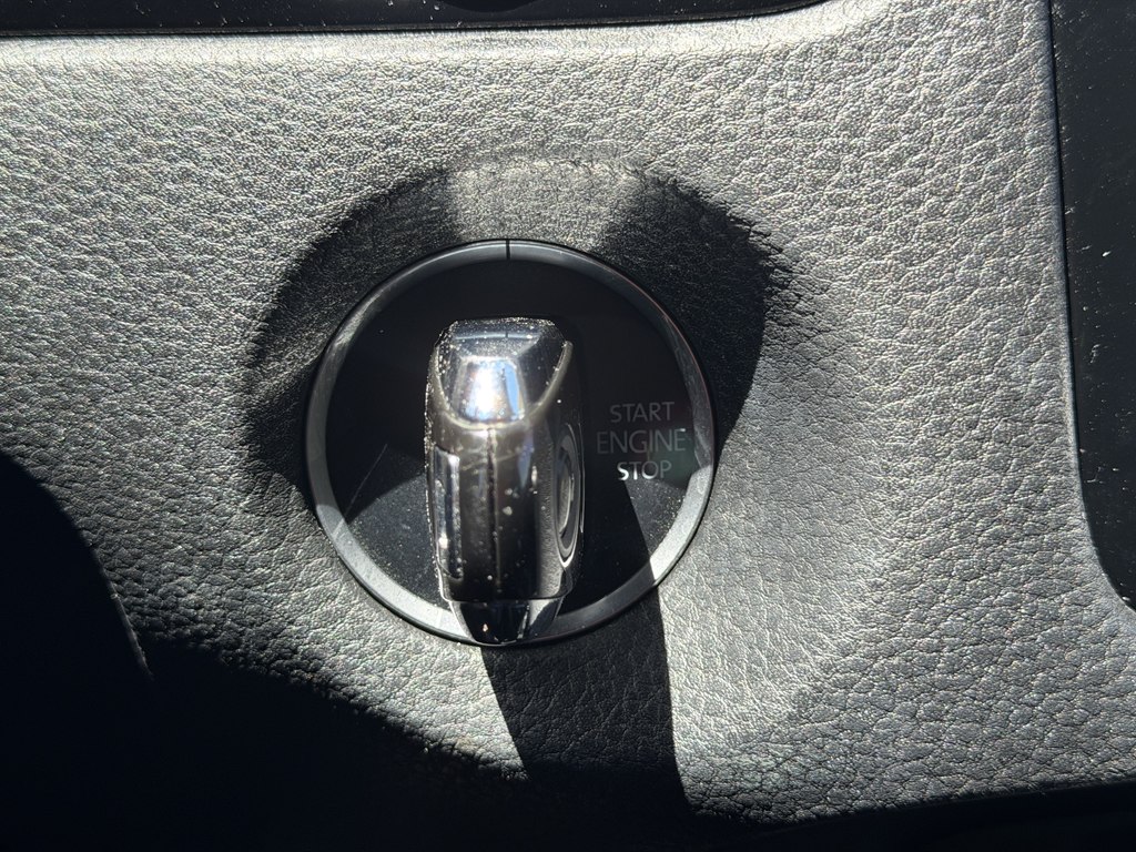 Photo 28 of this VOLKSWAGEN TOUAREG
