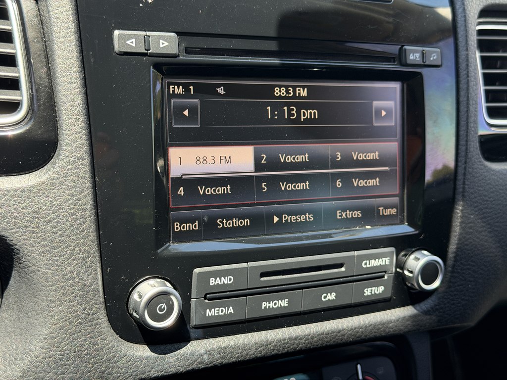 Photo 49 of this VOLKSWAGEN TOUAREG