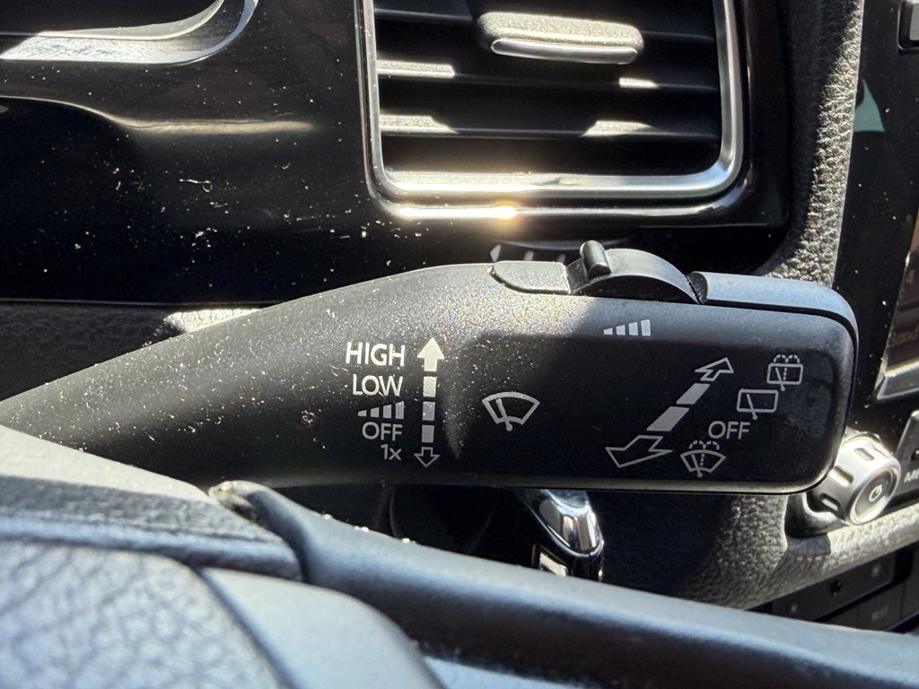 Photo 35 of this VOLKSWAGEN TOUAREG