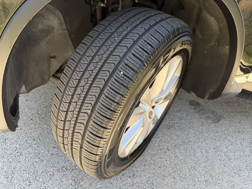 Photo 13 of this VOLKSWAGEN TOUAREG