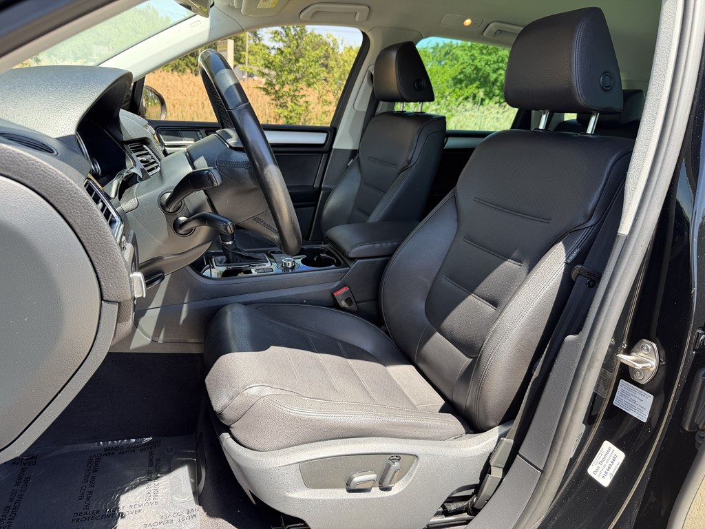 Photo 48 of this VOLKSWAGEN TOUAREG