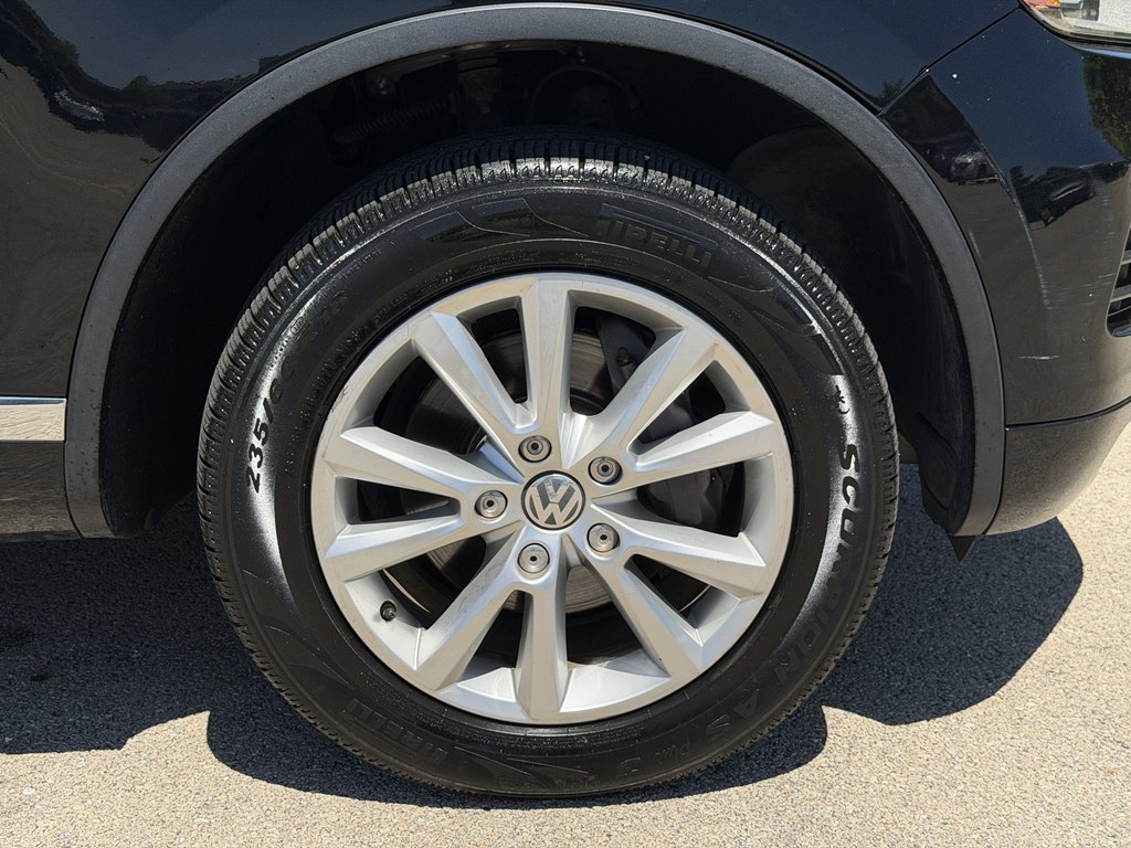 Photo 14 of this VOLKSWAGEN TOUAREG