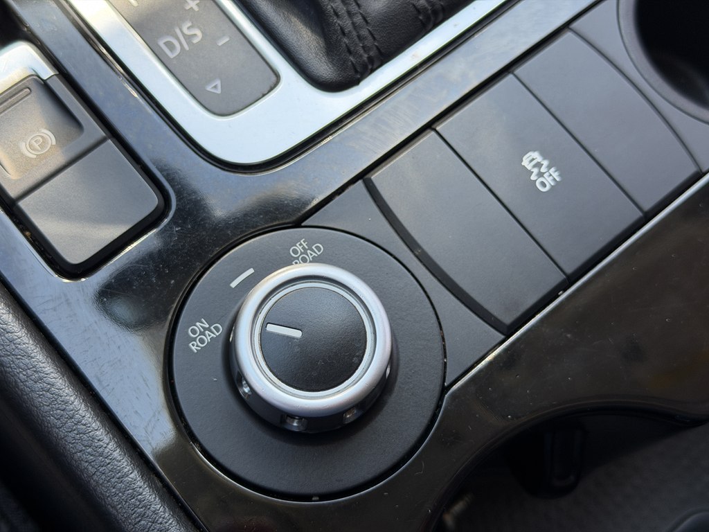 Photo 31 of this VOLKSWAGEN TOUAREG