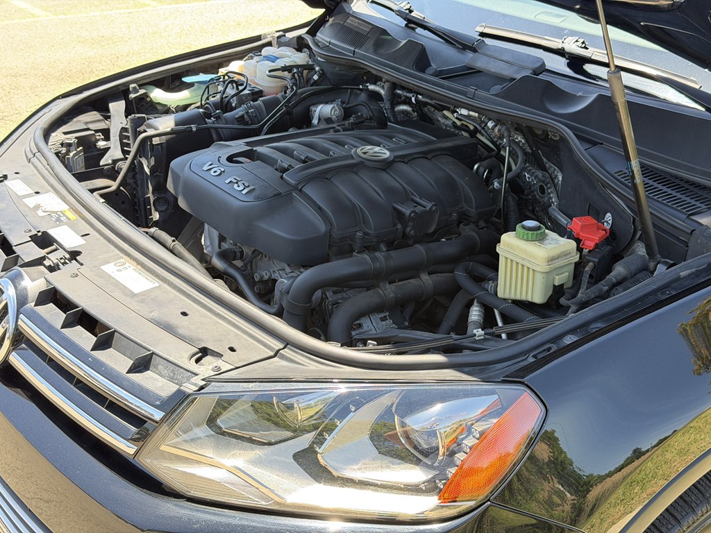 Photo 20 of this VOLKSWAGEN TOUAREG