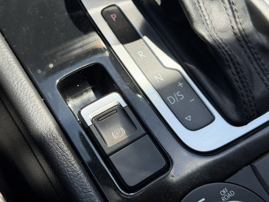 Photo 50 of this VOLKSWAGEN TOUAREG