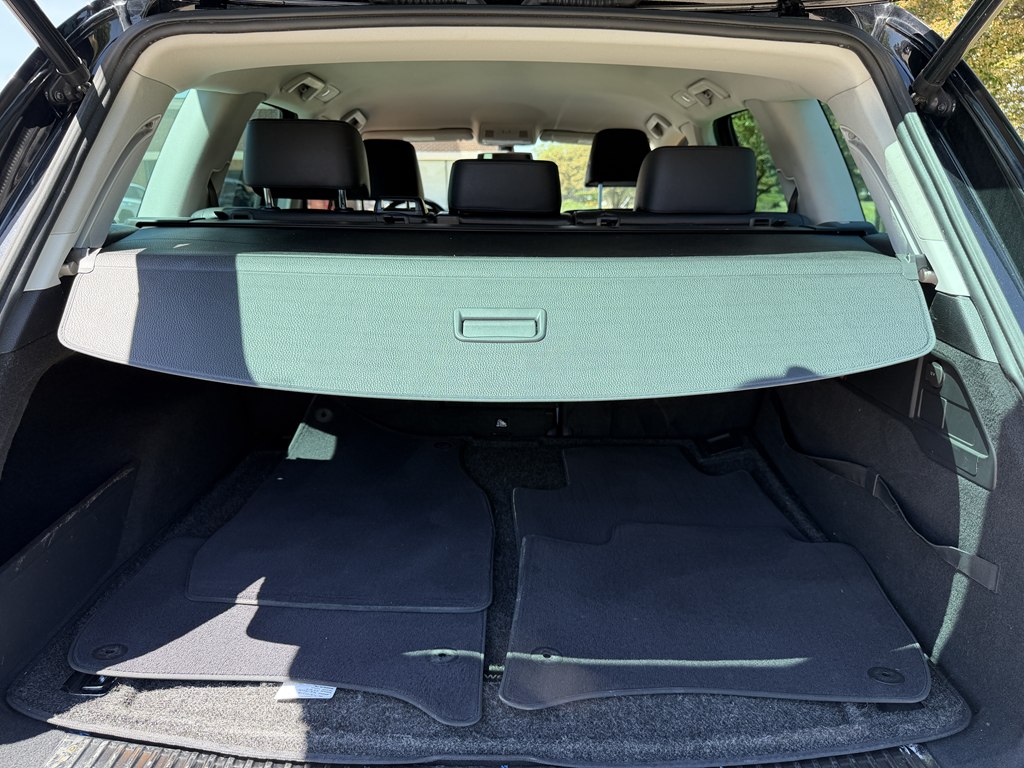 Photo 25 of this VOLKSWAGEN TOUAREG