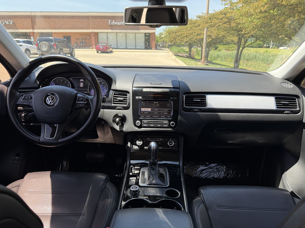 Photo 21 of this VOLKSWAGEN TOUAREG