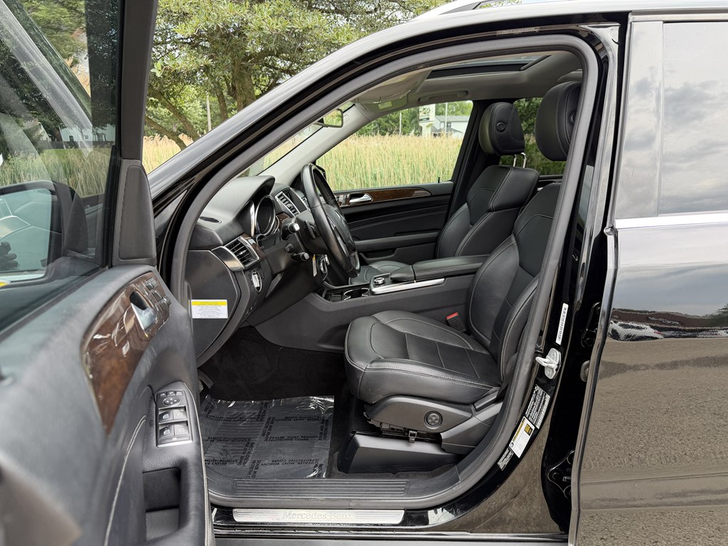 Photo 24 of this MERCEDES-BENZ M-CLASS