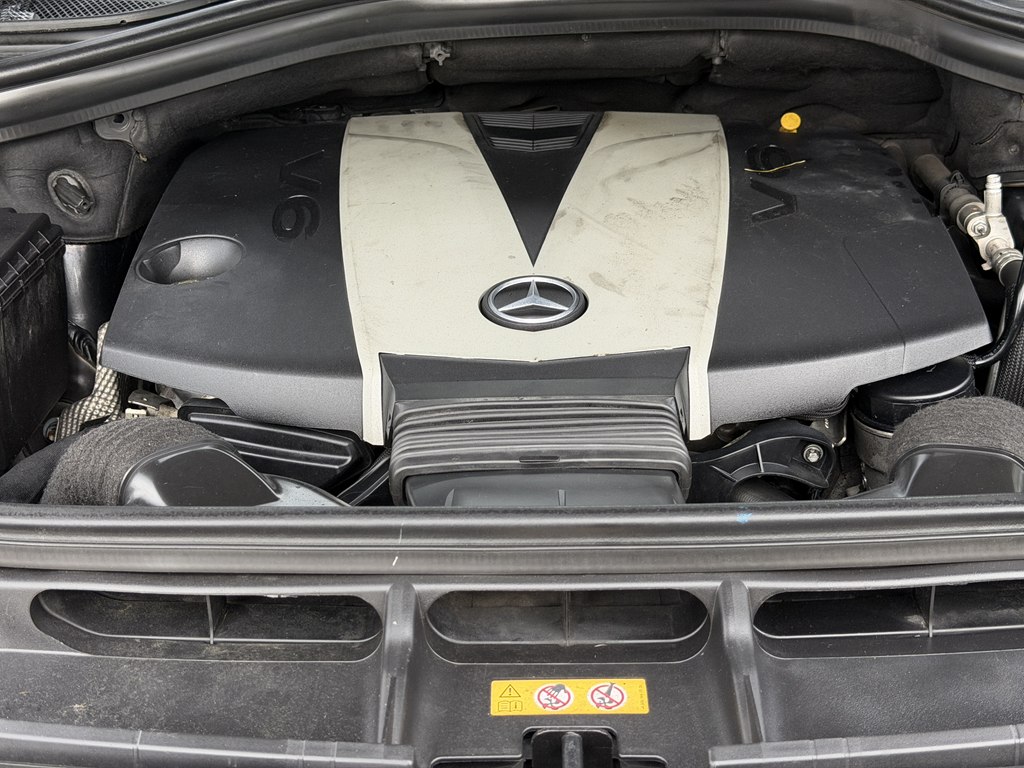 Photo 19 of this MERCEDES-BENZ M-CLASS