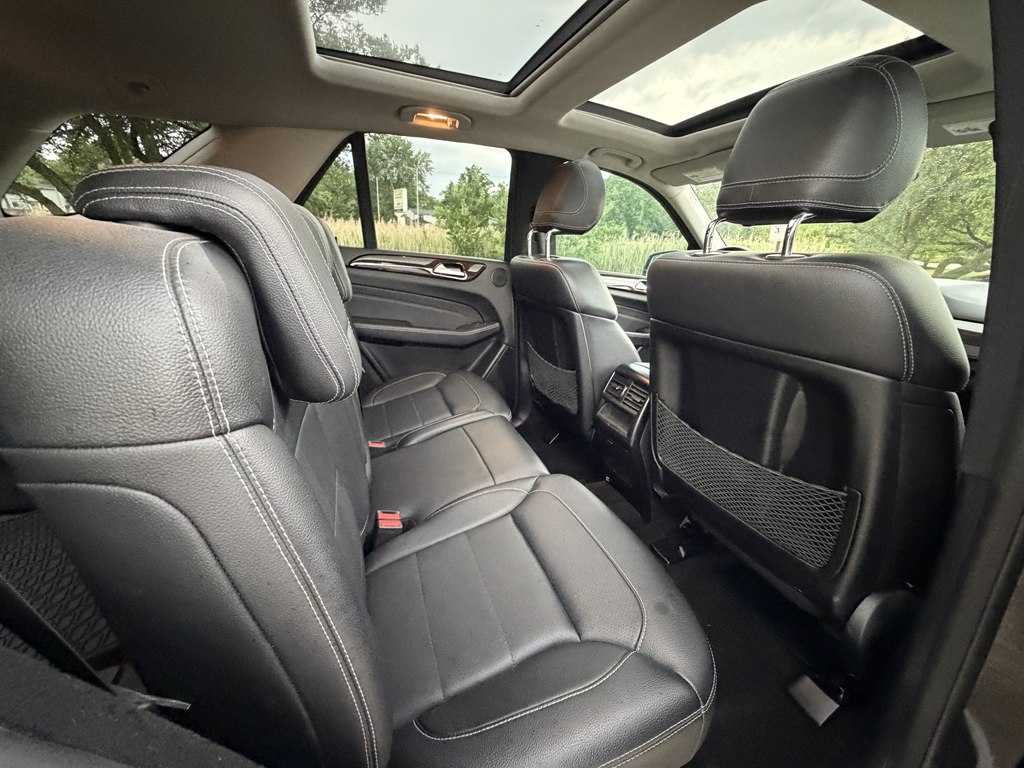 Photo 28 of this MERCEDES-BENZ M-CLASS