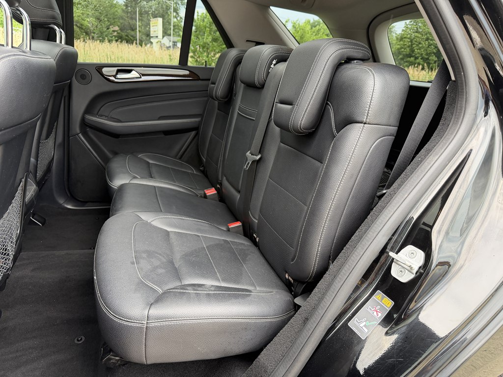Photo 30 of this MERCEDES-BENZ M-CLASS