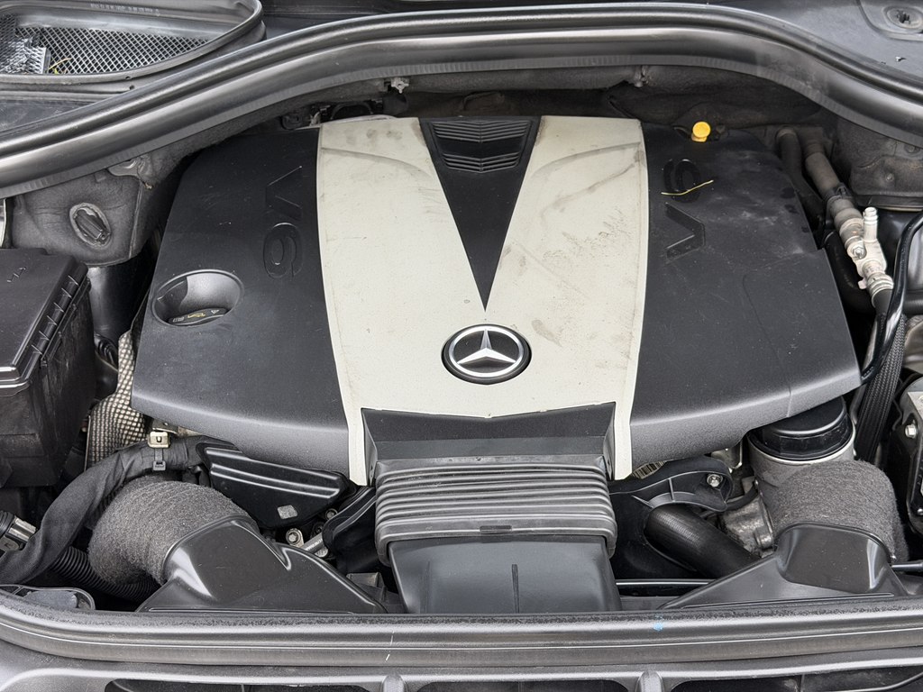 Photo 18 of this MERCEDES-BENZ M-CLASS