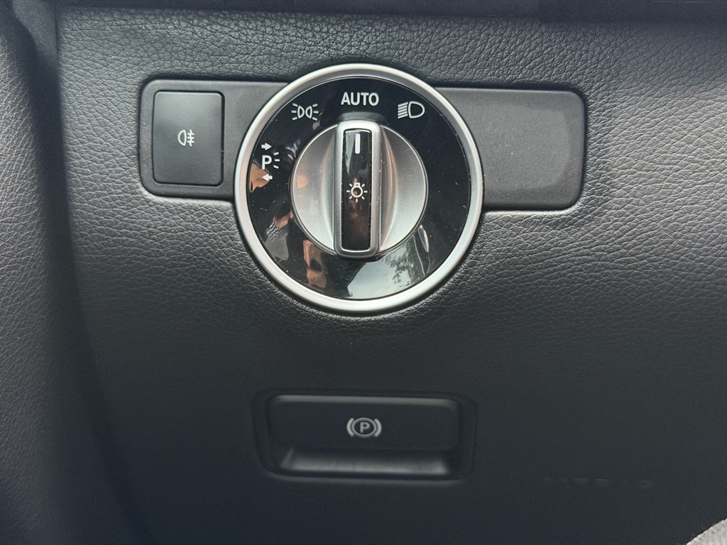Photo 37 of this MERCEDES-BENZ M-CLASS