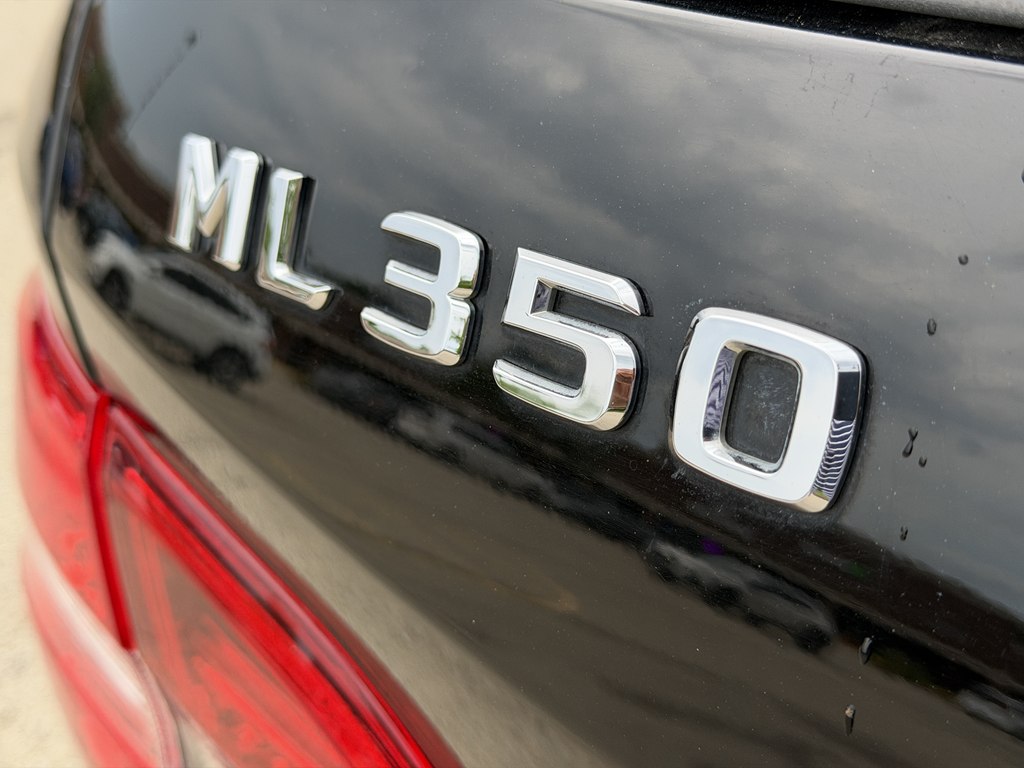 Photo 9 of this MERCEDES-BENZ M-CLASS